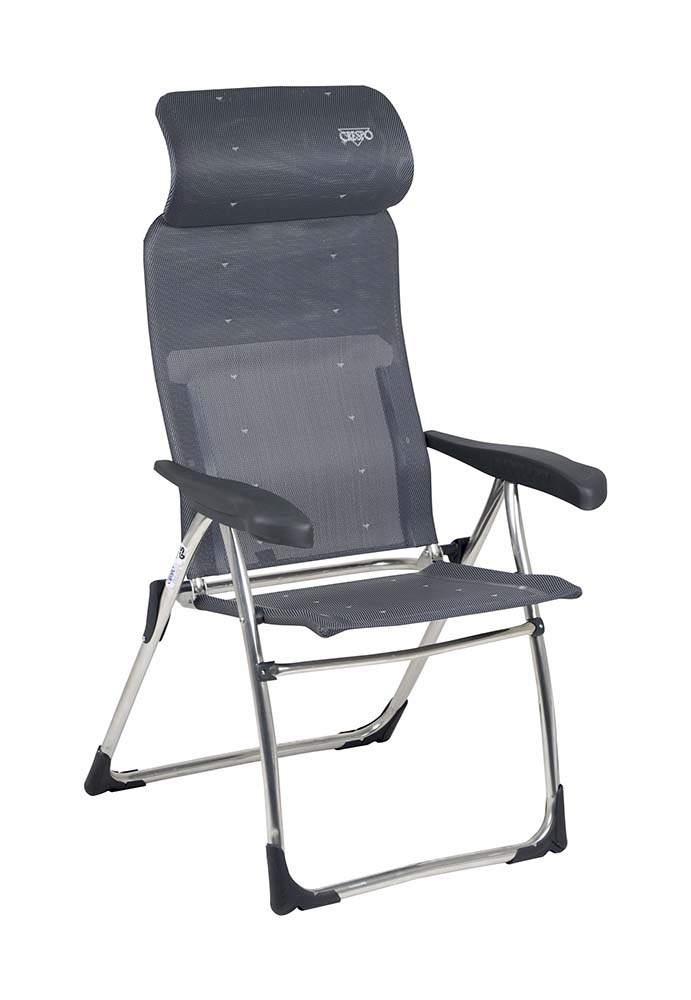 1104963 A lightweight and extra compact positionable seat. This chair offers maximum comfort through the 7 position adjustable backrest and a continuously adjustable headrest (back length: 65-83 cm). The backrest, the seat and the armrests are ergonomically shaped. The chair has a U-frame with stabilizers and extra thick tubes for additional sturdiness and stability. Due to the retractable headrest the chair can be stored extra compact. Seat height: 45 centimetres. Seat depth: 38 centimetres. Seat width: 48 centimetres. Maximum load bearing capacity: 110 kilogram. Up to 50% less storage volume compared to other camping chairs!