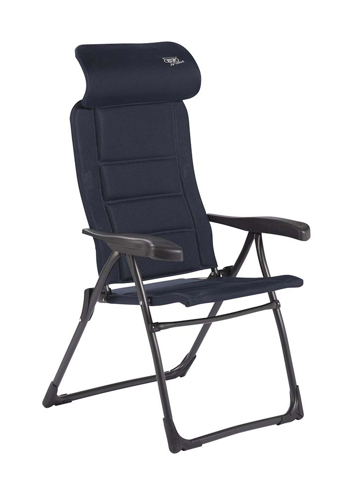 1148021 Een lichtgewicht en extra stevige standenstoel met een verstelbare hoofdsteun. Deze stoel biedt maximaal comfort door de in 7 standen verstelbare rugleuning en de gepolsterde 3D stof. De comfortabele vulling van deze stof is extra luchtdoorlatend en houdt door de open celstructuur geen vocht vast. Hierdoor is de stoel veel sneller droog dan stoelen met een traditionele schuimvulling. Daarnaast zijn zowel de rugleuning, de zitting en de armleggers ergonomisch gevormd. De stoel is voorzien van een geanodiseerd U-frame voor extra stabiliteit en stevigheid. Ingeklapt is deze stoel zeer compact en daardoor gemakkelijk mee te nemen