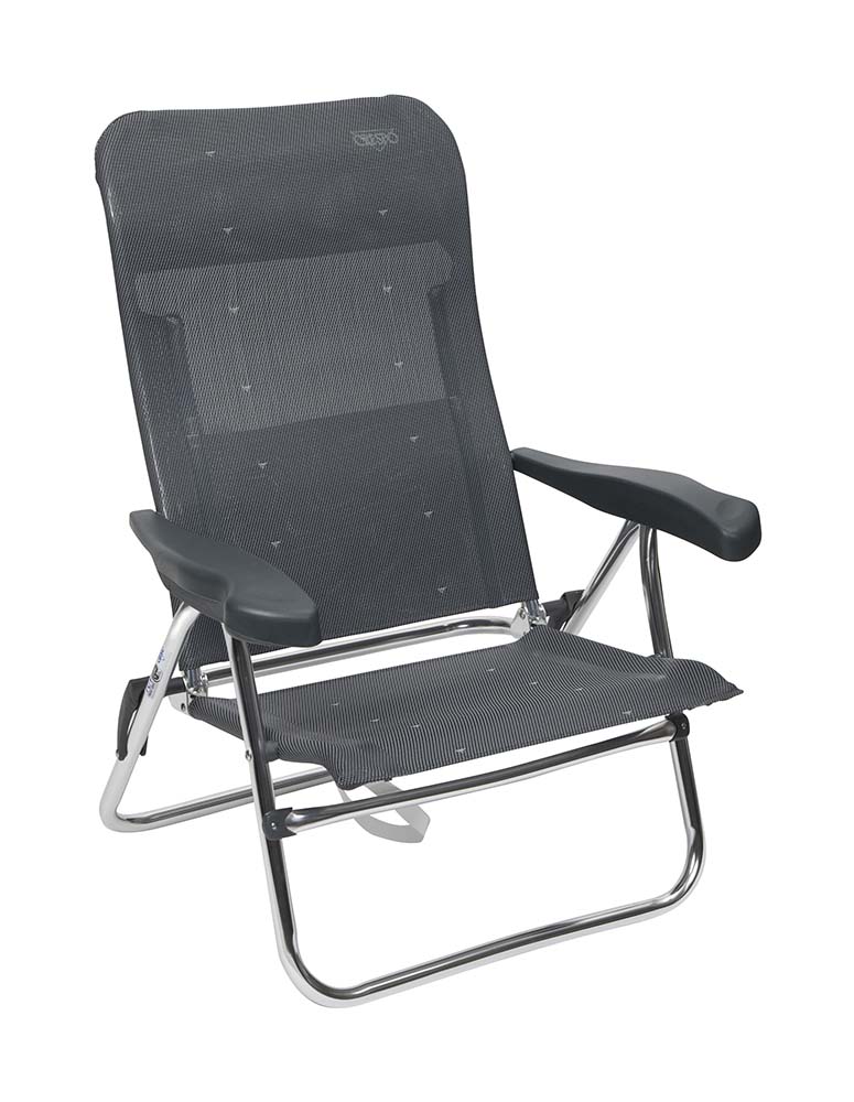 1148195 Een luxe en comfortabele strandstoel. Ideaal voor gebruik op het strand, voor de tent of voor onderweg. Deze stoel is verstelbaar in 7 standen. Daarnaast is deze strandstoel voorzien van comfortabele armleuningen. Deze stoel is zeer compact en mede door de draaglussen gemakkelijk mee te nemen.