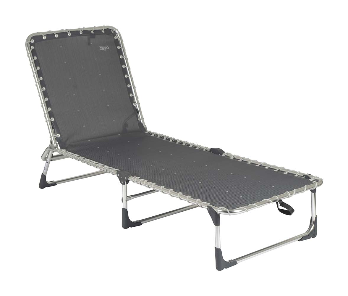 1148316 A comfortable lounger with adjustable backrest. The backrest of this lounger can be placed in 4 positions and this lounger offers optimum comfort due to the elastic attachment of the cloth. Can be folded flat.  Folded up (LxWxH): 69x64x16 centimetres. Maximum load: 110 kilogram.