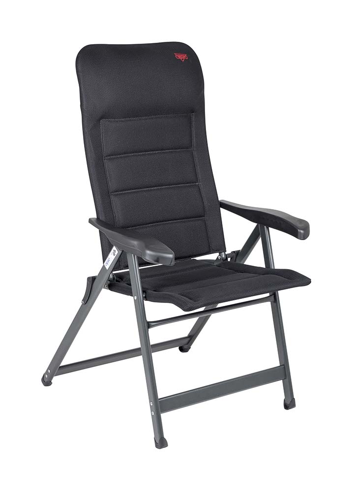 1149076 Een zeer luxe standenstoel. Deze stoel biedt maximaal comfort door de in 7 standen verstelbare rugleuning en de gepolsterde 3D stof. De comfortabele vulling van deze stof is extra luchtdoorlatend en houdt door de open celstructuur geen vocht vast. Hierdoor is de stoel veel sneller droog dan stoelen met een traditionele schuimvulling. Daarnaast zijn zowel de rugleuning, de zitting en de armleggers ergonomisch gevormd. De stoel is voorzien van een geanodiseerd H-frame voor extra stabiliteit en stevigheid. Ingeklapt is deze stoel zeer compact en daardoor gemakkelijk mee te nemen. Maximale belasting: 140 kilogram.