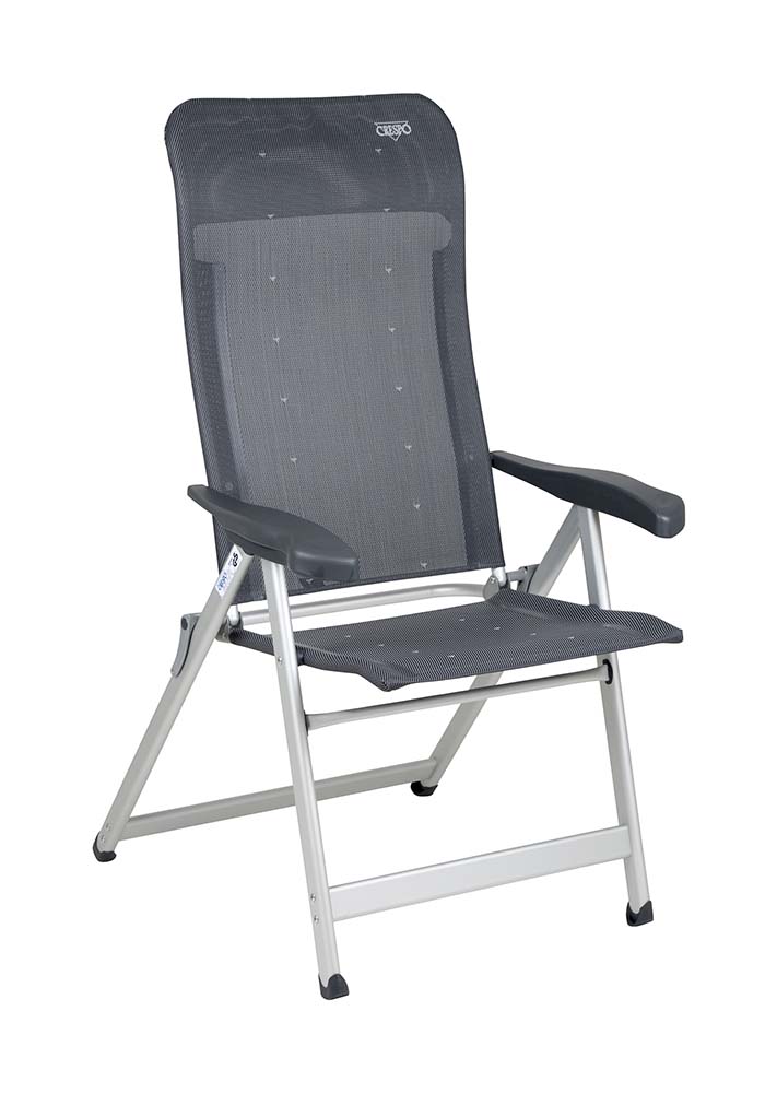 1149082 Een unieke en één van de meest compacte standenstoelen in de markt (slechts een dikte van 7 cm!). Deze stoel biedt maximaal comfort door de in 7 standen verstelbare rugleuning. Zowel de rugleuning als de armleggers zijn ergonomisch gevormd. De stoel is voorzien van een geanodiseerd H-frame voor extra stabiliteit en stevigheid. Door zijn unieke ontwerp is deze stoel zeer compact en daardoor gemakkelijk mee te nemen. Als beste getest door de ANWB en consumentenbond!