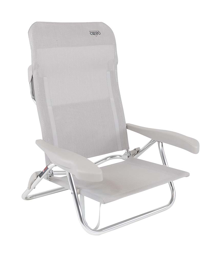 1149307 Een luxe strandstoel met een lage zit. Deze stoel is verstelbaar in 7 standen. De rugleuning van deze strandstoel kan volledig plat worden gelegd door de uitklapbare beugel. Daarnaast is deze strandstoel voorzien van comfortabele armleuningen. Deze stoel is door de draaglussen en zijn lage gewicht gemakkelijk mee te nemen. Ideaal voor gebruik op het strand, voor de tent of voor onderweg. Deze stoel is voorzien van hoogstaande kwaliteit met TÜV keurmerk.