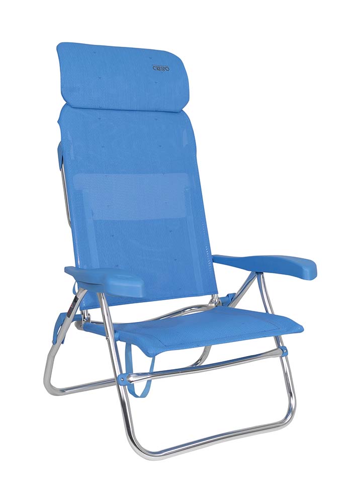 1149360 Een luxe strandstoel met een hogere zit en een verstelbare hoofdsteun. Ideaal voor gebruik op het strand, voor de tent of voor onderweg. Deze stoel is verstelbaar is 7 standen waarvan 1 stand volledig plat ligt. Hierbij steunt de gebogen bovenkant voor ondersteuning op de grond. Daarnaast is deze strandstoel voorzien van comfortabele armleuningen. Deze stoel is door de draaglussen en zijn lage gewicht gemakkelijk mee te nemen.