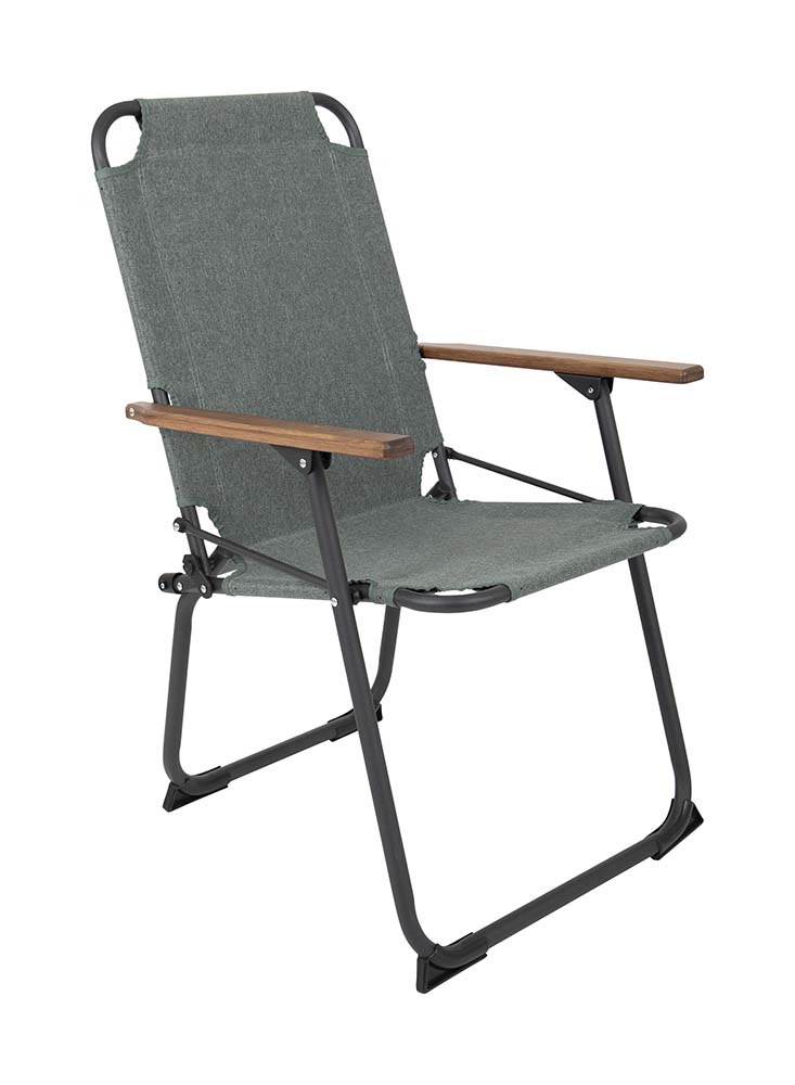 1211883 "Een klassieke en zeer compacte klapstoel met een moderne industriële uitstraling. Een stoel waarbij stijl, comfort en functionaliteit worden gecombineerd. Voorzien van een Cationic bekleding, een lichtgewicht aluminium frame en bamboe armleggers. Een ideale stoel voor in de tuin of op de camping, maar ook op het balkon en in de woonkamer. Daarnaast is deze stoel voorzien van extra stabilisatoren en een 'safety-lock' tegen ongewenst inklappen. Compact mee te nemen."