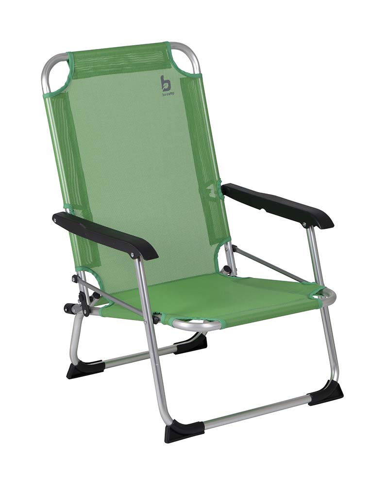 1211912 "Een zeer compacte strandstoel met een zomerse uitstraling. De klassieker met bewezen kwaliteit. Voorzien vane en sterke textilene bekleding en een lichtgewicht aluminium frame. Daarnaast is deze stoel voorzien van extra stabilisatoren en een 'safety-lock' tegen ongewenst inklappen. Compact mee te nemen."