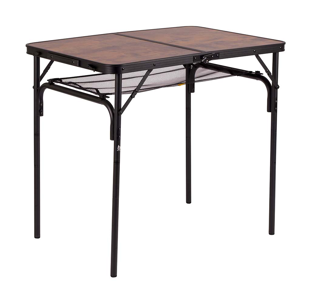 1404200 Een stijlvolle aluminium tafel met een industriële uitstraling en houtlook tafelblad. Door middel van stelschroeven zijn de tafelpoten af te stellen op een ongelijke ondergrond. De poten zijn in 4 verschillende hoogtes verstelbaar (36/50/67/81). Daarnaast is de tafel zeer compact als koffermodel op te bergen door de afneembare poten en een deelbaar blad. Bovendien is de tafel voorzien van een net onder het MDF tafelblad om spullen in op te bergen, en een handgreep waardoor de tafel gemakkelijk is mee te nemen. Ingeklapt (lxbxh): 60x7x45 cm.