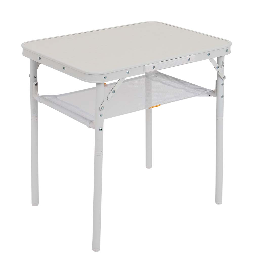 1404240 Een stijlvolle aluminium tafel met een en lichte houtlook tafelblad uit de pastel collectie. Door middel van stelschroeven zijn de tafelpoten af te stellen op een ongelijke ondergrond. Daarnaast is de tafel zeer compact door de afneembare poten. Bovendien is de tafel voorzien van een net onder het MDF tafelblad om spullen in op te bergen, en een handgreep waardoor de tafel gemakkelijk is mee te nemen. De tafel is in hoogte verstelbaar: 25/60 cm.