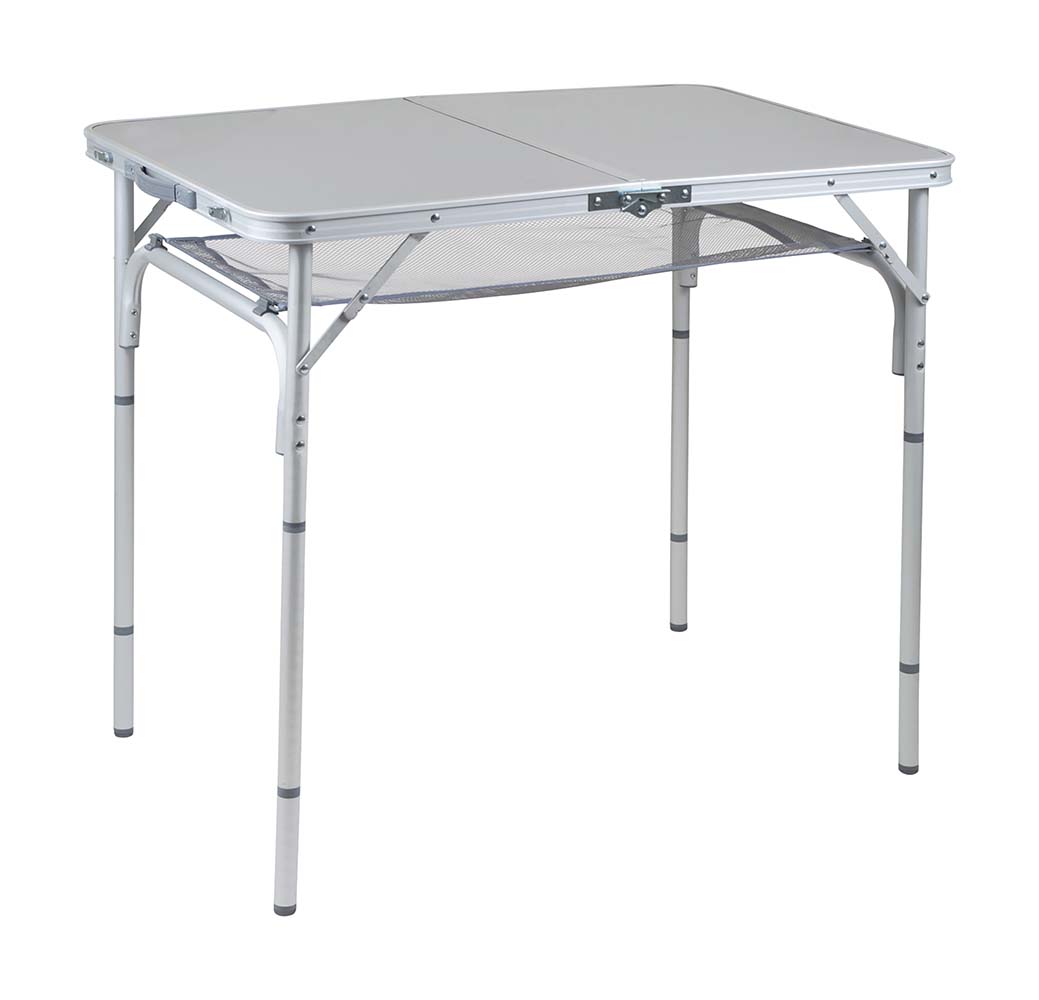 1404402 Een in 4 standen verstelbare campingtafel met een watervast en hittebestendig tafelblad. Deze zeer stabiele tafel heeft afneembare poten en een deelbaar tafelblad. Hierdoor is de tafel eenvoudig op te vouwen tot koffermodel. Gemaakt van lichtgewicht aluminium. De poten zijn in 4 verschillende hoogtes verstelbaar (35/50/67/81 cm) en hebben stelschroeven voor de fijnafstelling. Onder het tafelblad is een net bevestigd om spullen op te bergen. Ingeklapt (lxbxh): 45x60x7 centimeter.