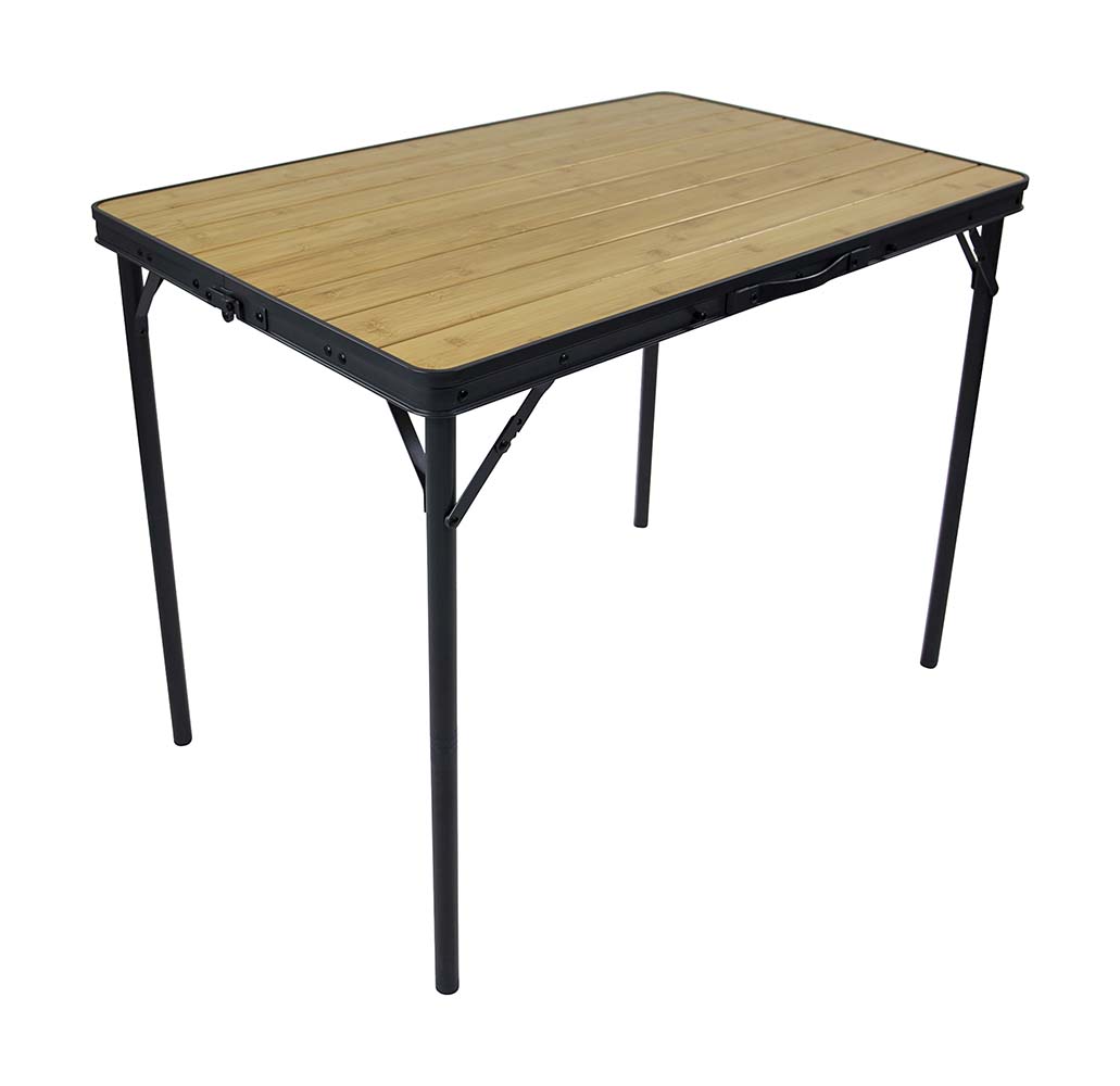 1404670 Een compacte en stijlvolle tafel uit de Urban Outdoor collectie. Deze watervaste tafel beschikt over een aluminium frame met een bamboe tafelblad. De tafel is erg compact op te vouwen door de inklapbare poten en het deelbare blad. Daarnaast zit er ook een handgreep aan de zijkant van de tafel, zodat deze gemakkelijk is mee te nemen. De tafel is in hoogte verstelbaar: 38/70,5 cm.