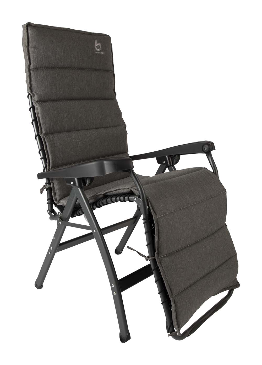 1849330 Een universele stoelhoes voor ligstoelen. Gemaakt van een zeer comfortabele Olefin stof. Deze stof maakt de stoelhoes waterafstotend en extra bestand tegen verkleuring door de zon. Daarnaast is de stoelhoes zeer onderhoudsvriendelijk en heeft het een lange levensduur. Inclusief koordje om de stoelhoes passend te maken op elk formaat relaxstoel.