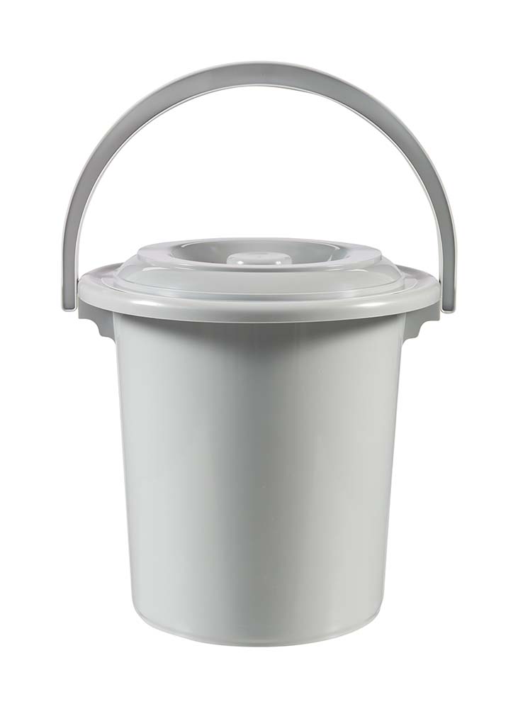 5502650 A compact toilet bucket. This Curver toilet bucket is particularly useful for, among other at the camp  site. This bucket has a broad rim and a loose lid. Thanks to the comfortable bracket this bucket is easy to carry and empty.