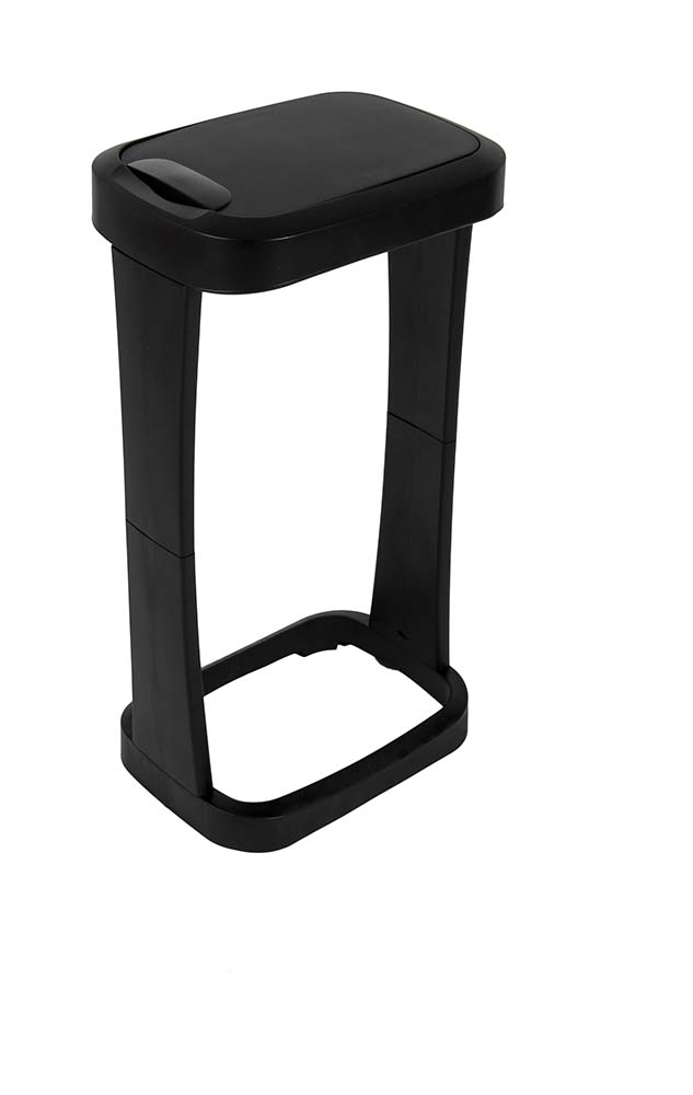 6315225 A very sturdy trash bag holder with flip lid. This allows the lid of the trash can to be opened both by lifting and pressing. The holder can easily hold a garbage bag from 60 to 120 liters. This holder is completely demountable and therefore easy to carry.