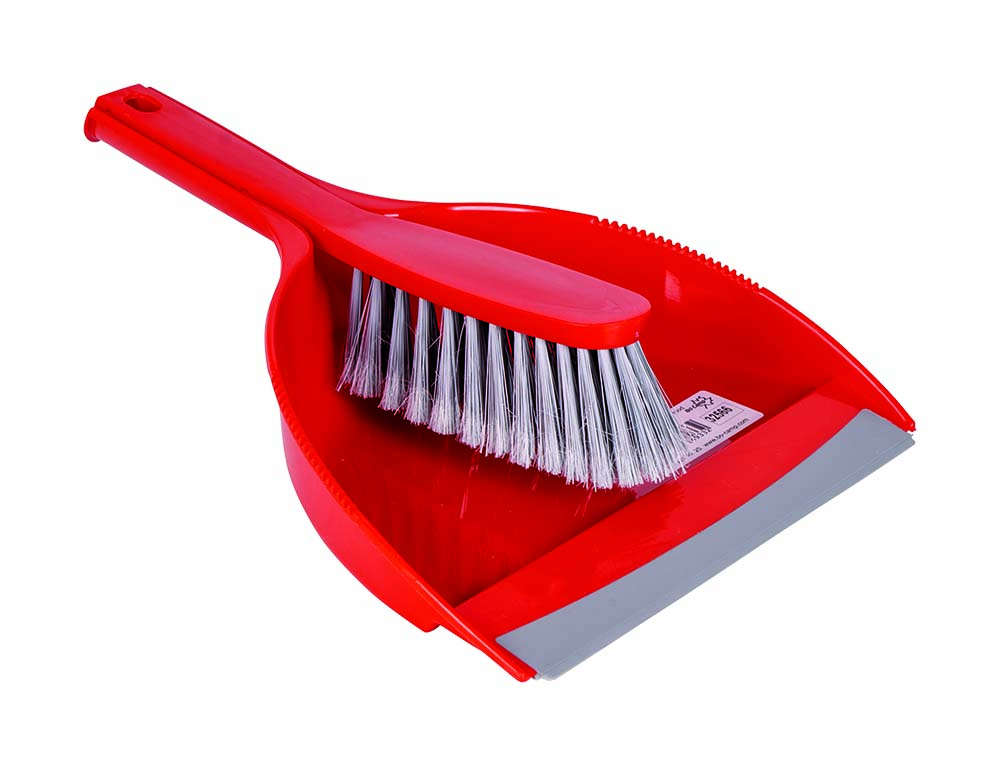 6514933 A sturdy dustpan and brush. Equipped with a rubber strip so that even the finest dirt and sand can be swept up easily.