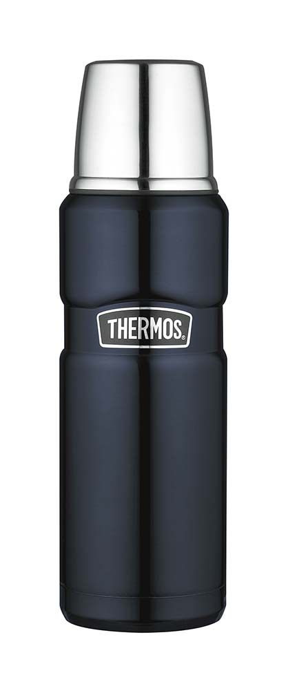 7398014 Extremely high-quality vacuum flask. The high-quality vacuum insulation technology by Thermax® ensures maximum preservation of cold or hot temperatures and maintains the contents on temperature up to 3 times longer than comparable thermos flasks! Special lightweight stainless steel, copper plated for optimum insulation and also 20% lighter. The special construction renders it virtually unbreakable and dent resistant! So the insulation hardly diminishes, even after intensive use. In other vacuum flasks, a dent causes an immediate reduction of the insulation. With a cap that doubles as a drinking cup with a practical push-button underneath. Comes with a 50 year guarantee!