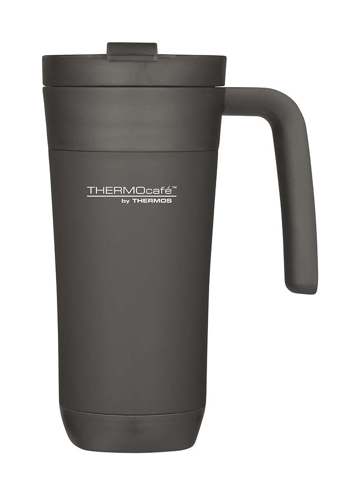 7398059 A vaccuum mug with a stylish design. The double-walled foam rubber insulation maintains warm or cold temperatures. Both the inside and outside are made of light, virtually unbreakable and durable plastic. The top has click closing, to the silicon ring and comes with a drink opening. This vaccuum mug fits in almost every model of car cup holder.