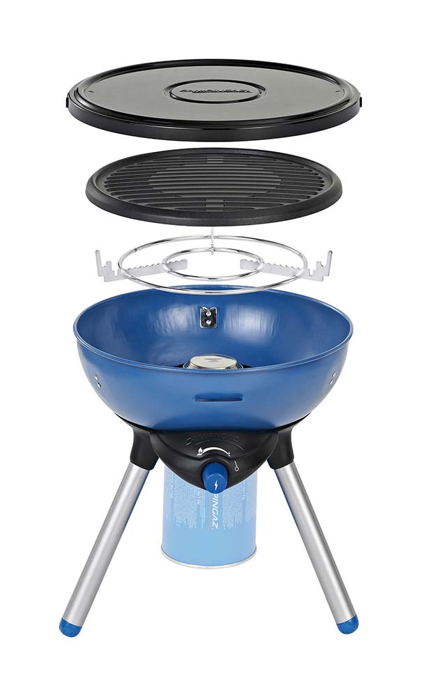 8823716 Multifunctional party grill. This party grill can be used to fry, grill and cook thanks to the various grills and plates. Cooks healthily and is easy to clean thanks to the special fat collection system with water. The piezo system makes lighting easy. Can be used in combination with CV470 or CV300 gas cartridges and has a 2000 Watt capacity.