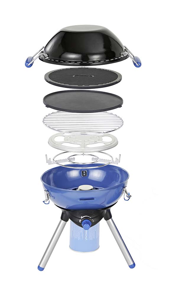 8830685 A multi-party grill suitable for central heating cartridges. This stove can be used for frying, grilling, cooking and as a hot plate through the different grids / plates. The lid can also be used as a wok pan. Healthy cooking and easy to clean partly due to the special grease collection system with water. The piezoelectric system ensures trouble-free ignition. Can be used in combination with the CV-300 plus and CV-470 plus gas cartridges, and the output is 2000 watts.